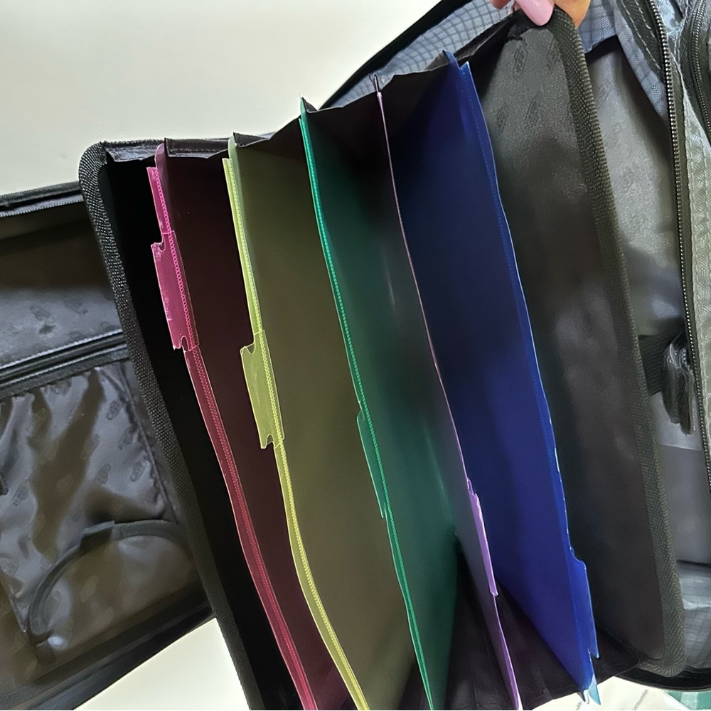 NWT CASE IT THE DUAL 2.0  BLACK/GRAY  2-IN-1 DUAL RING BINDER 4" CAPACITY
